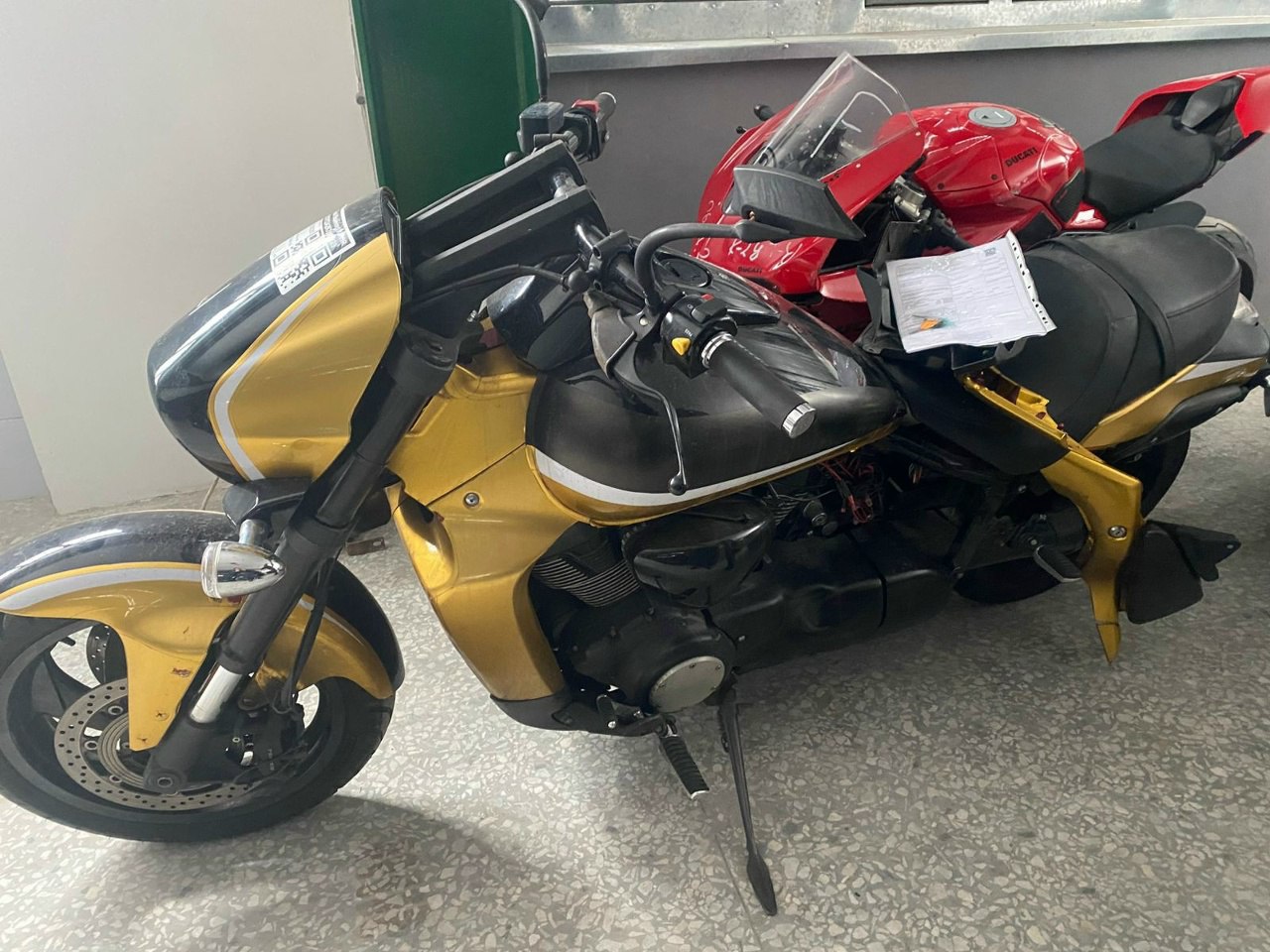 Suzuki Boulevard M109R и Dodge RAM 1500 BIG HORN 4X4