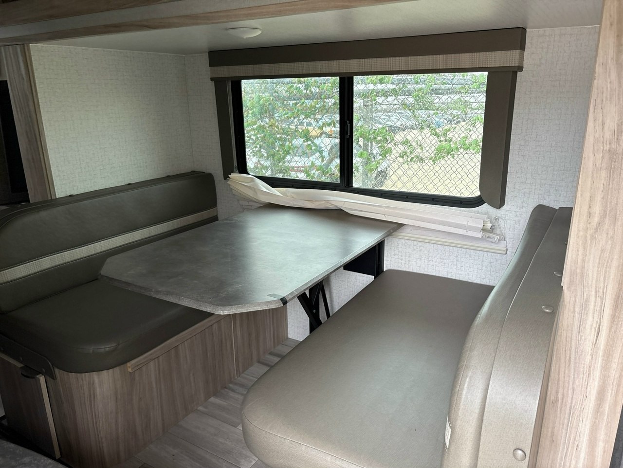 Погрузка автодома в контейнер FlatRack